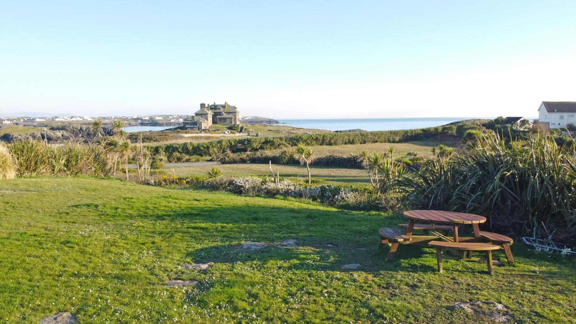 Lagoon View - Sea View- Pet Friendly - 2 Bed Apt - En-Suite Trearddur Exterior photo
